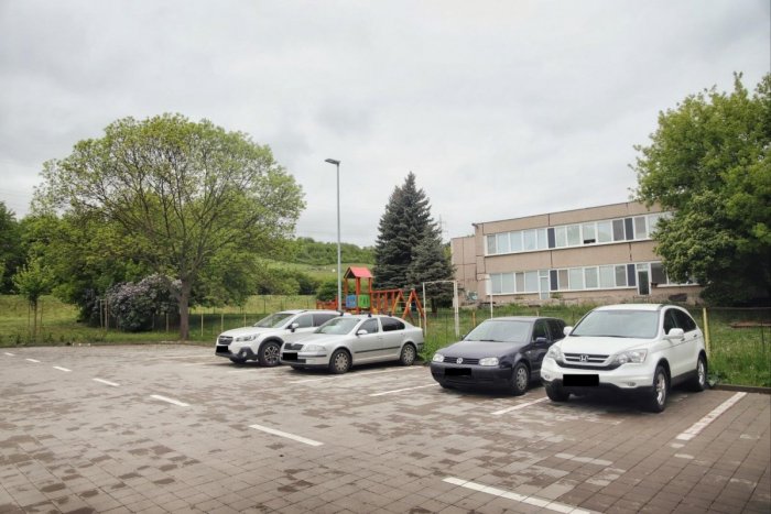 Ilustračný obrázok k článku Mechanizmy tam jazdia kvôli výstavbe R4: Na Mirka Nešpora tak zvýšili bezpečnosť