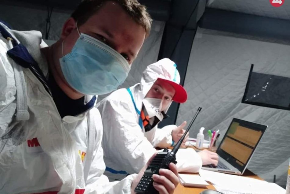 Ilustračný obrázok k článku Obetoval svoj voľný čas, potlačil strach. ROZHOVOR s Humenčanom, ktorý dobrovoľníčil v repatriačných centrách