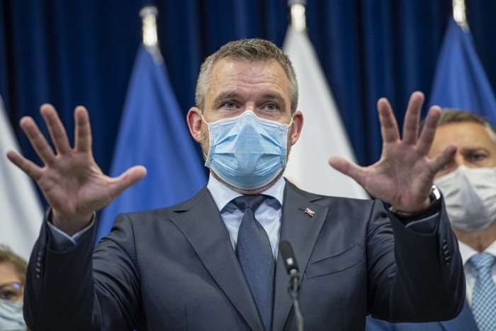 Ilustračný obrázok k článku Pellegrini hovorí o chybe kolegov, ktorí sa "spojili" s extrémistami, Raši ostal z tlačovky udivený