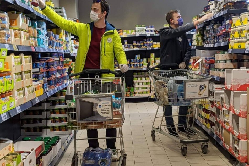 Ilustračný obrázok k článku Partia popradských študentov sa dala dokopy: Klobúk dole, takto pomáhajú seniorom