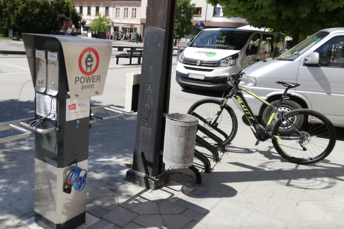Ilustračný obrázok k článku V Mikuláši pribudla nová cyklonabíjačka: Kde ju najdeme?
