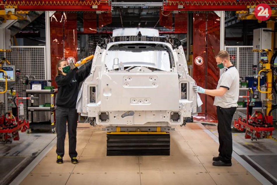 Ilustračný obrázok k článku Jaguar bojuje s nedostatkom komponentov: Automobilka opäť PRERUŠILA výrobu!