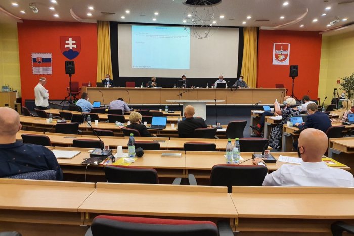 Ilustračný obrázok k článku Obviňovanie a osočovanie: Búrlivé hlasovanie o novom šéfovi mestského podniku