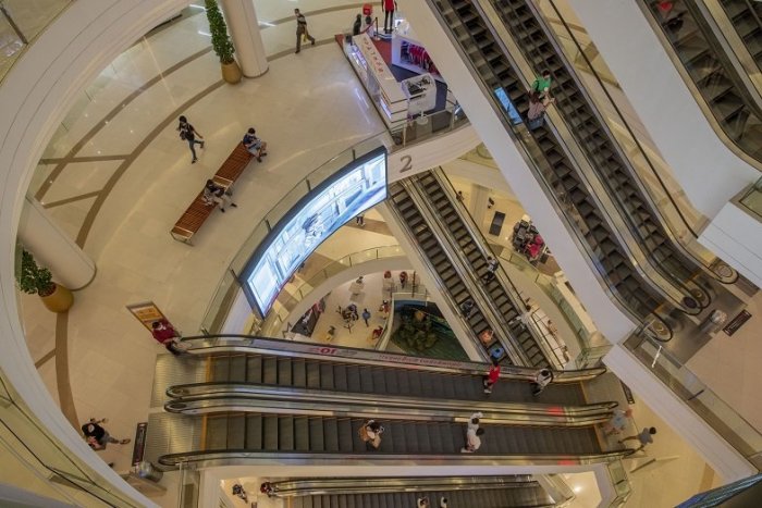 Ilustračný obrázok k článku Zásadne PROTI zákazu nedeľného predaja sa postavili analytici aj časť obchodníkov