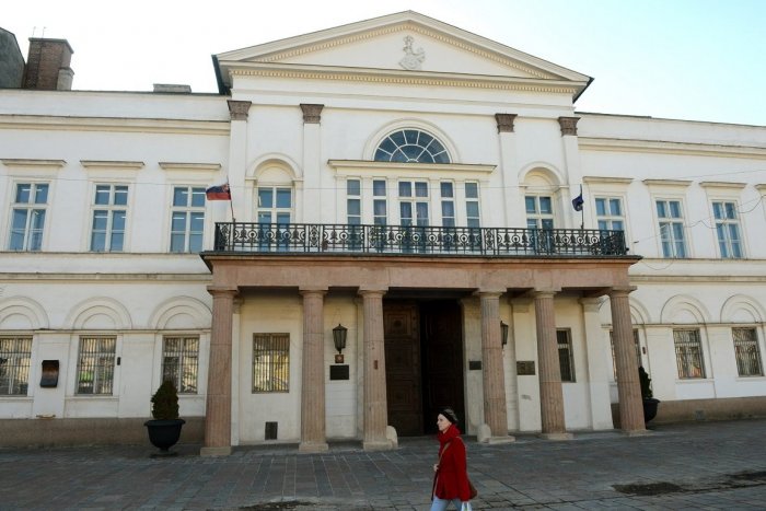 Ilustračný obrázok k článku Štátna vedecká knižnica obmedzuje služby verejnosti pre zlý stav budov