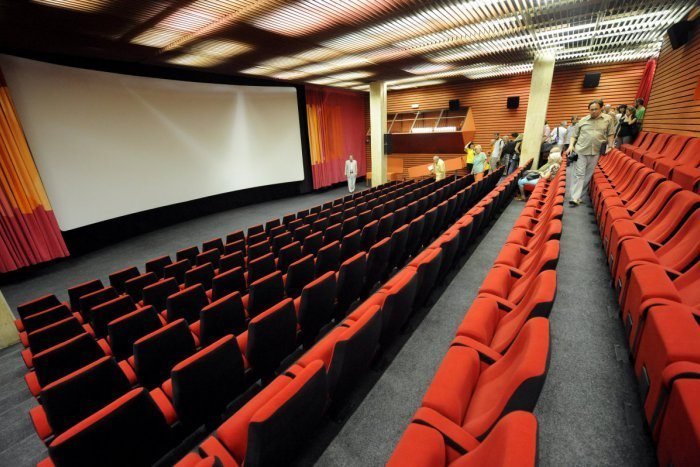 Ilustračný obrázok k článku Bratislavské kino, v ktorom HORELO, je zatvorené. V čase požiaru boli v budove štyria ľudia