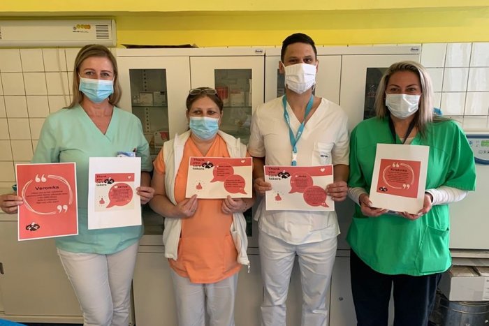 Ilustračný obrázok k článku Krásne gesto! Slovensko vyšle milión poďakovaní zdravotníkom po celom svete