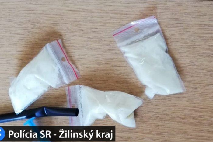 Ilustračný obrázok k článku Úlovok liptovských kriminalistov: Dvojica mala pri sebe stovky dávok pervitínu