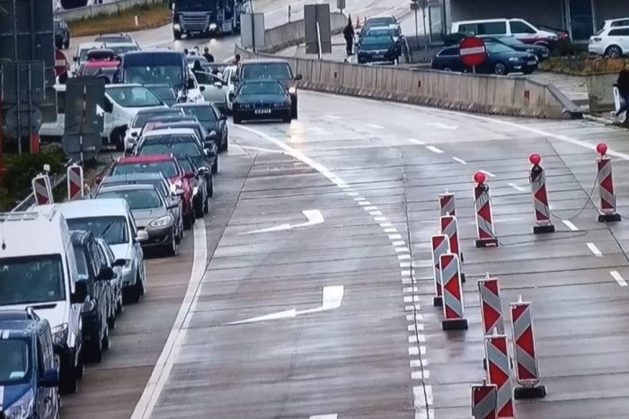 Ilustračný obrázok k článku Situácia na priechode Jarovce - Kittsee: Úsek je už prejazdný