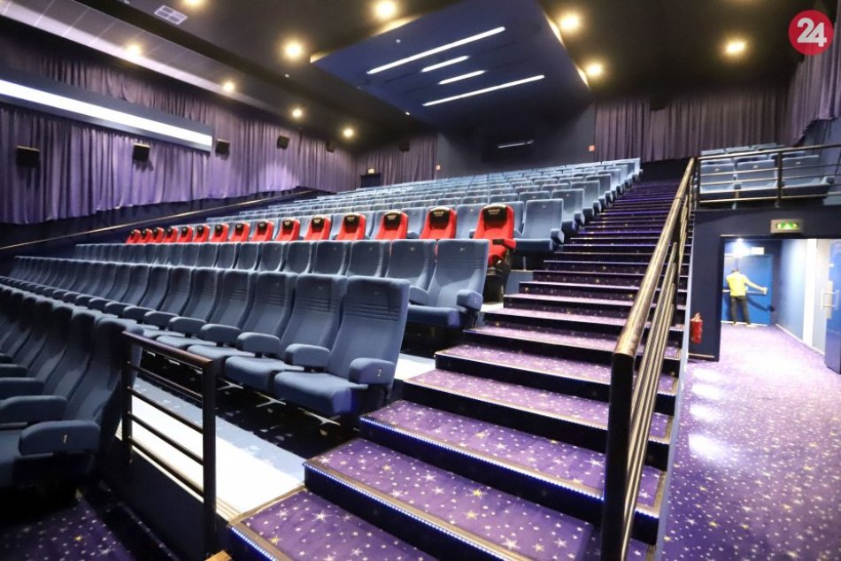 Ilustračný obrázok k článku Vo zvolenskom kine začali opäť premietať: Koľko divákov prišlo na prvý film? FOTO