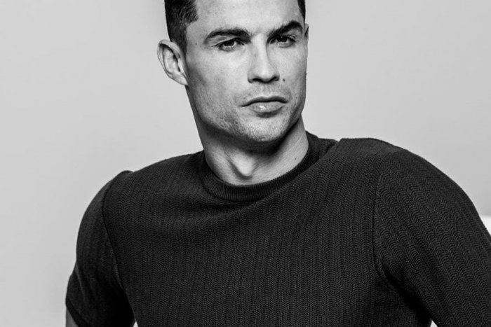 Ilustračný obrázok k článku Portugalčan Ronaldo vyskúšal nový účes: Čo POVIETE, svedčí to Cristianovi?