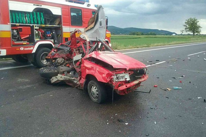 Ilustračný obrázok k článku Tragická nehoda, dvaja mŕtvi (†28, †29): Trenčianski policajti o detailoch nešťastia, FOTO