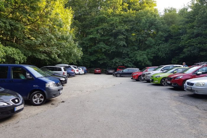 Ilustračný obrázok k článku Veľké zmeny na Kamzíku! Po rokoch opravia rozbité parkoviská