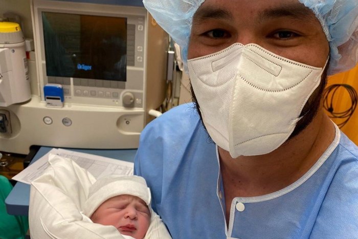 Ilustračný obrázok k článku Bojovník MMA je šťastím bez seba: Speváčka Bagárová mu porodila dcérku s krásnym menom! FOTO