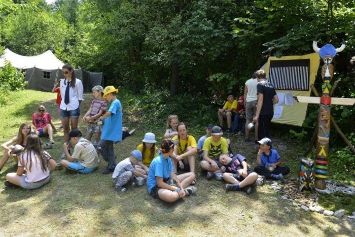 Ilustračný obrázok k článku Chcete dať dieťa do letného tábora? V hre je ich obmedzený režim