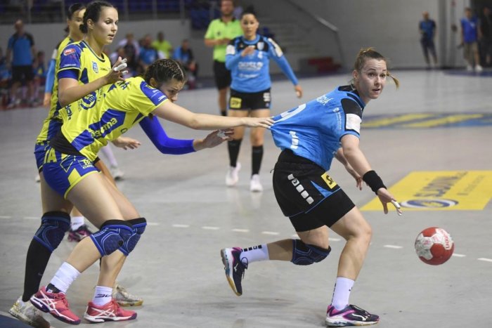 Ilustračný obrázok k článku Sústredenie reprezentácie na Štrbskom Plese: Pozvánku dostali aj hráčky Šale