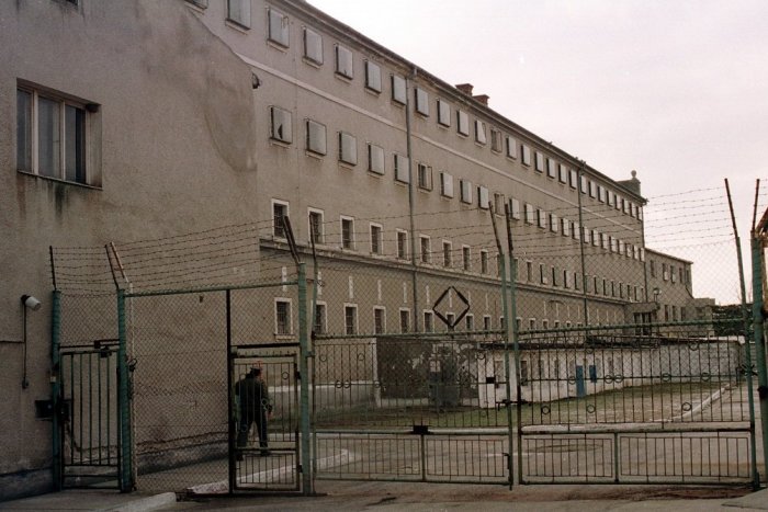 Ilustračný obrázok k článku Sú nebezpeční a na úteku: Toto sú TVÁRE najhľadanejších Slovákov!