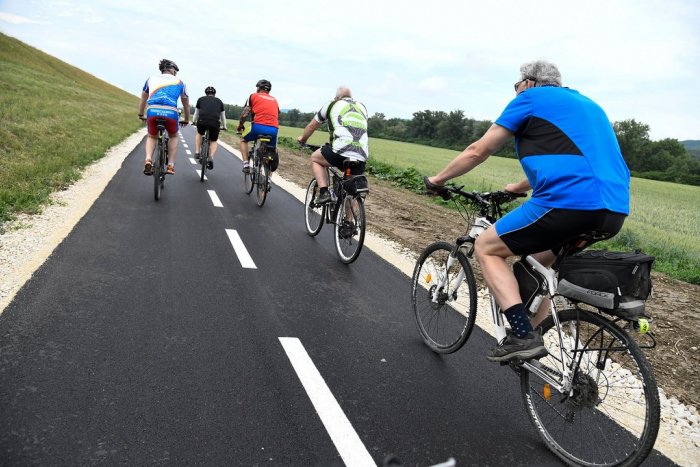 Ilustračný obrázok k článku Pri Trenčíne vyrastie nová cyklotrasa: Vieme, čo má byť jej súčasťou