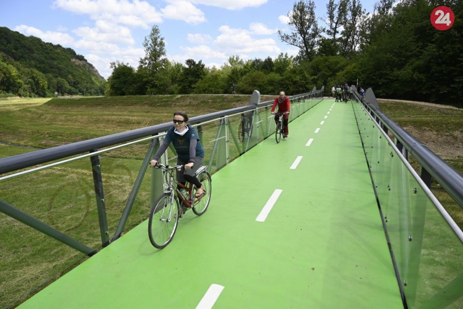 Ilustračný obrázok k článku Cyklotrasa Trenčín – Nemšová láme rekordy: Z toho čísla vám padne sánka