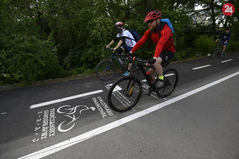 Ilustračný obrázok k článku Cyklotrasy v Trenčianskom kraji lákajú masy: Ktorá je najobľúbenejšia?