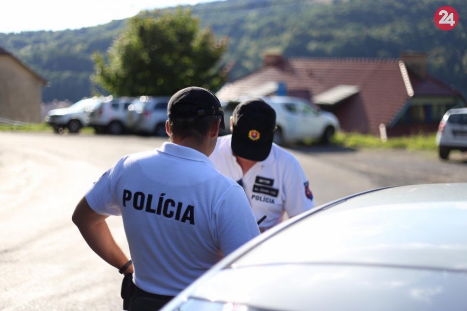 Ilustračný obrázok k článku Bystrickí policajti sa nestačili čudovať: Na diaľnici pri Zvolene bolo 7-ročné dievčatko