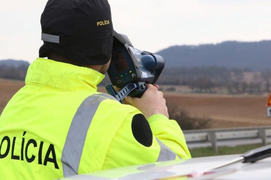 Ilustračný obrázok k článku Po Revúckom okrese jazdil opitý vodič: Mužovi namerali takmer 2,4 promile