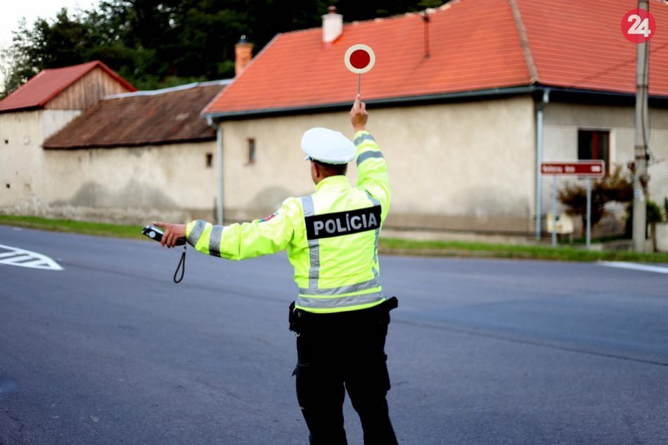 Ilustračný obrázok k článku Mladíka (21) z Prievidze zastavila po polnoci hliadka: Nafúkal takmer tri promile!