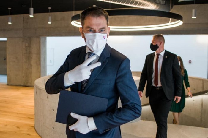 Ilustračný obrázok k článku SVET O SLOVENSKU: Matovič dostáva nakladačku, vraj má komunistické maniere