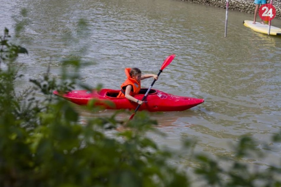 Ilustračný obrázok k článku Radovánky na vlnách aj na suchu: Víkend na Divokej vode bude patriť deťom