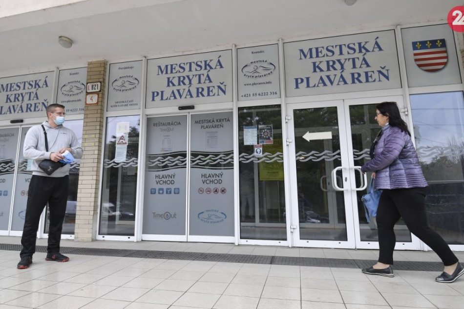 Ilustračný obrázok k článku Mestská krytá plaváreň ostáva naďalej zatvorená. Chcú zastrešiť bazén na kúpalisku ČH