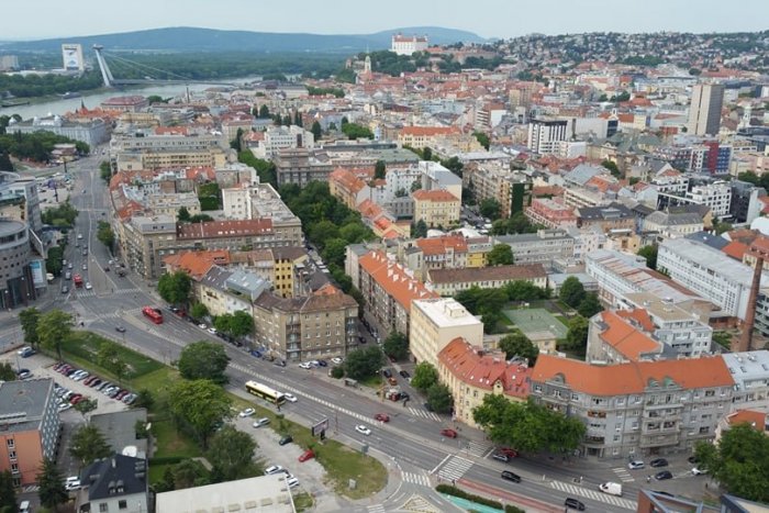 Ilustračný obrázok k článku Bratislava volá zvyšok Slovenska: Príďte v tento ťažký rok na dovolenku do nášho kraja!
