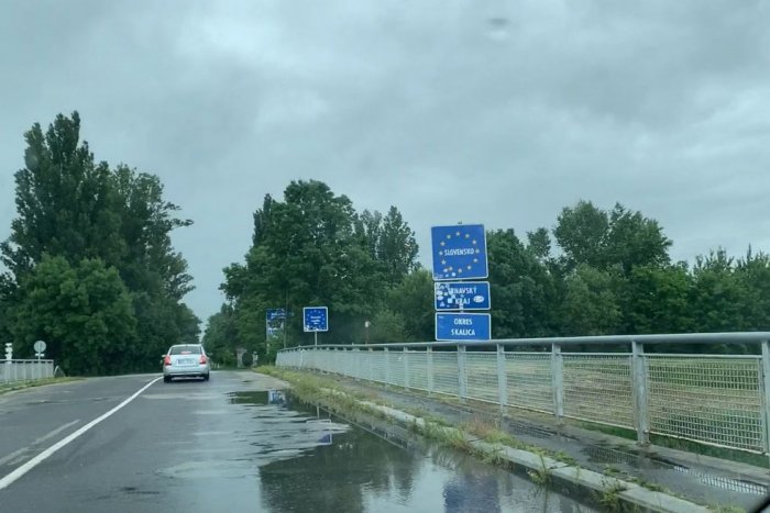 Ilustračný obrázok k článku Cez "čiaru" bez problémov? OTESTOVALI sme hranice medzi Slovenskom a Českom! VIDEO