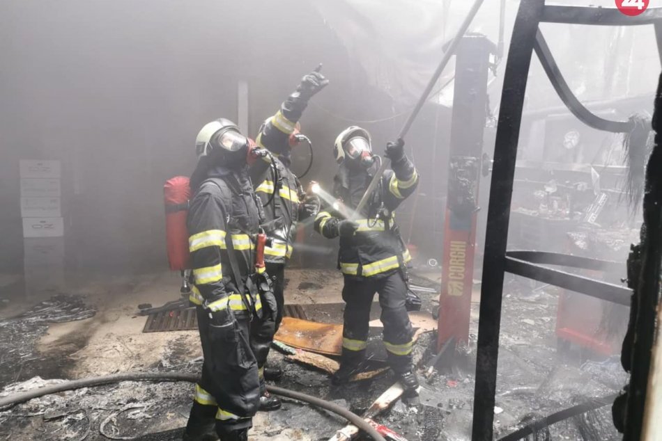 Ilustračný obrázok k článku VIDEO + FOTO: Veľký požiar na Bajkalskej, horia stovky pneumatík