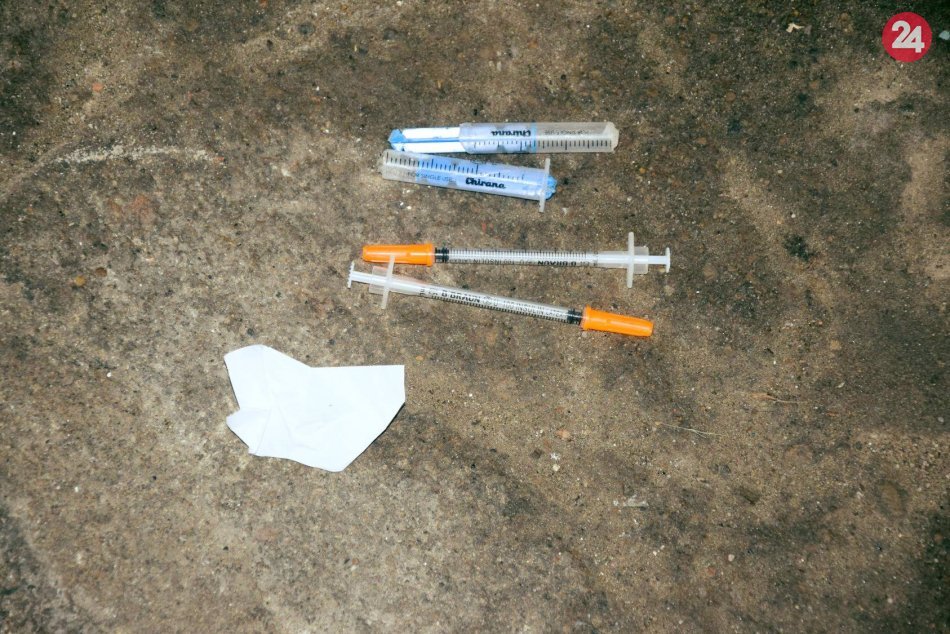 Ilustračný obrázok k článku Muži zo Zvolenského okresu vyrábali pervitín: Jeden z nich si dokonca dovolil TOTO