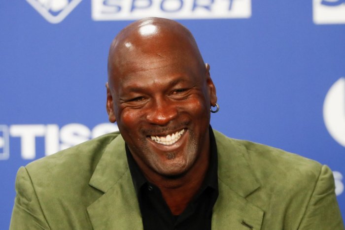 Ilustračný obrázok k článku Poriadne sa tresol po vrecku: Michael Jordan sa vzdal 100 miliónov pre dobrú vec!