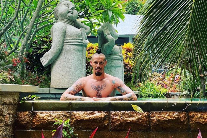 Ilustračný obrázok k článku Romantika na čínsky spôsob: Hamšík sa SÁM čľapkal v takomto luxuse! FOTO