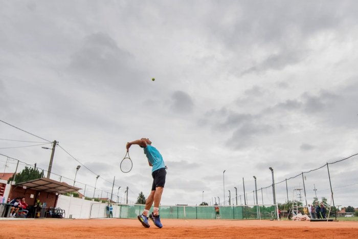 Ilustračný obrázok k článku Znovu na kurtoch! Pozrite si VIDEO z návratu tenisovej legendy!