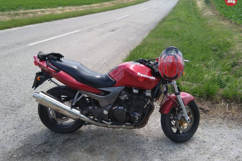 Ilustračný obrázok k článku Policajná naháňačka pri Bystrici: Mladý motorkár jazdil napriek zákazu a nielen to