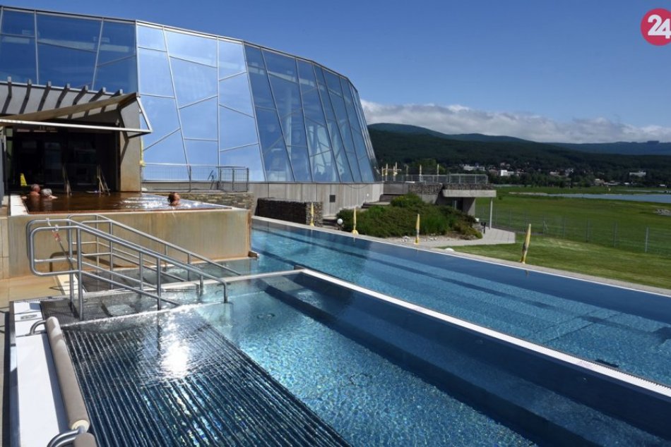 Ilustračný obrázok k článku Thermalpark na Zemplínskej šírave: Otvorili by sme vodný svet, ale!