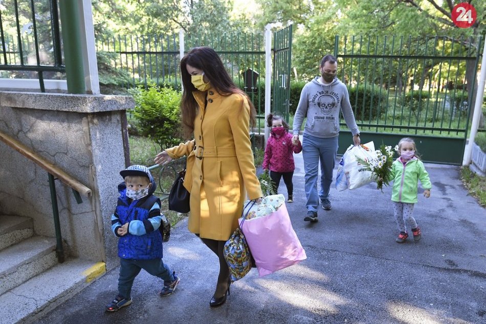 Ilustračný obrázok k článku KONIEC štátnej karantény, NÁVRAT všetkých detí do škôl a OTVORENIE hraníc do 16 krajín