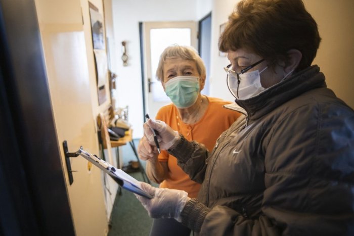 Ilustračný obrázok k článku Linka na pomoc počas pandémie: Využilo ju  vyše 400 seniorov