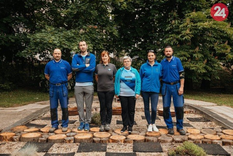 Ilustračný obrázok k článku Bystrická škôlka sa rozrástla a opeknela: Ruku k dielu priložili aj dobrovoľníci, FOTO