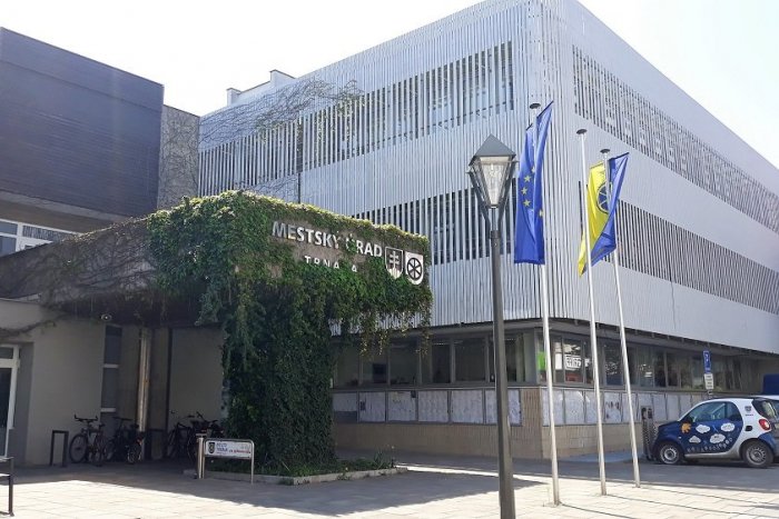 Ilustračný obrázok k článku Mestský úrad v Trnave sa od pondelka vracia k plnému režimu