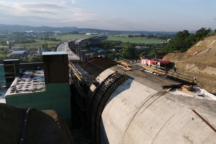 Ilustračný obrázok k článku Západný obchvat Prešova bude tvoriť diaľnica D1: Priebeh výstavby na FOTOZÁBEROCH