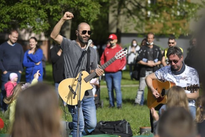 Ilustračný obrázok k článku Kde v Bratislave rád medituje Robo Opatovský? Naše mesto ho inšpiruje k tvorbe