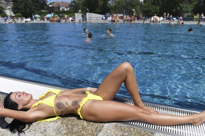 Ilustračný obrázok k článku RADÍME: Suchú kožu nepodceňujte! Niektoré časti tela sú extra háklivé