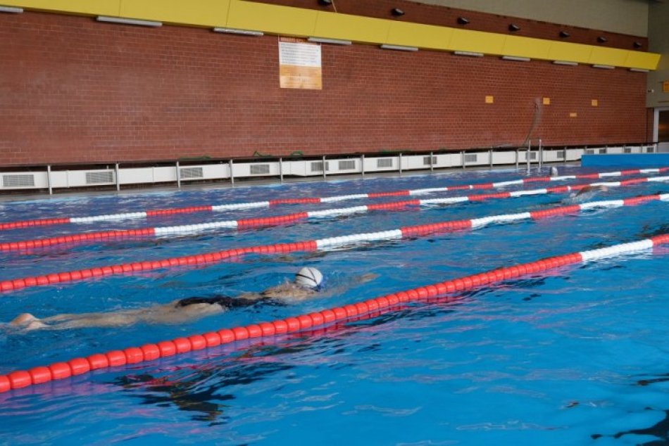 Ilustračný obrázok k článku Plaváreň na Klokočine by mohla byť realitou: Mesto pripravuje súťaž