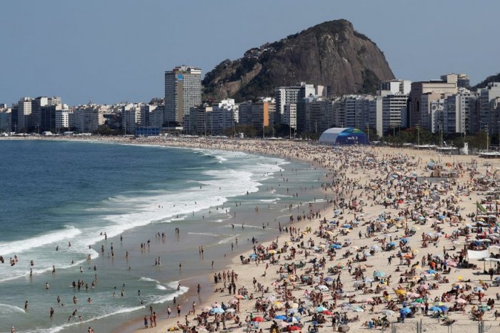 Ilustračný obrázok k článku Svetoznáma pláž Copacabana sa zmenila na pohrebisko, FOTO