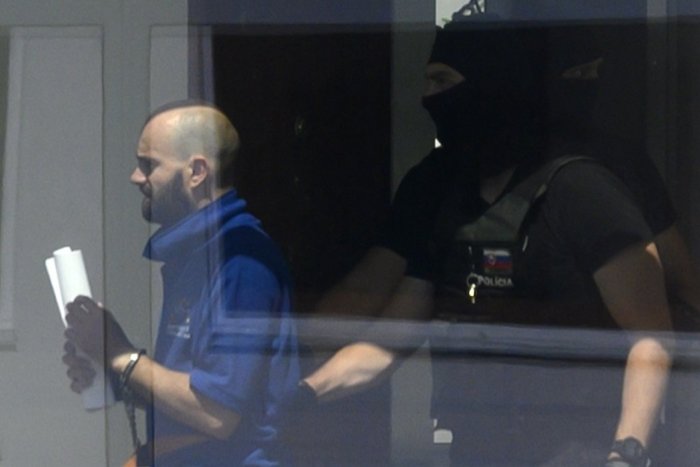 Ilustračný obrázok k článku Za krvavé besnenie na diskotéke odsúdili strelca z Horoviec na 25 rokov