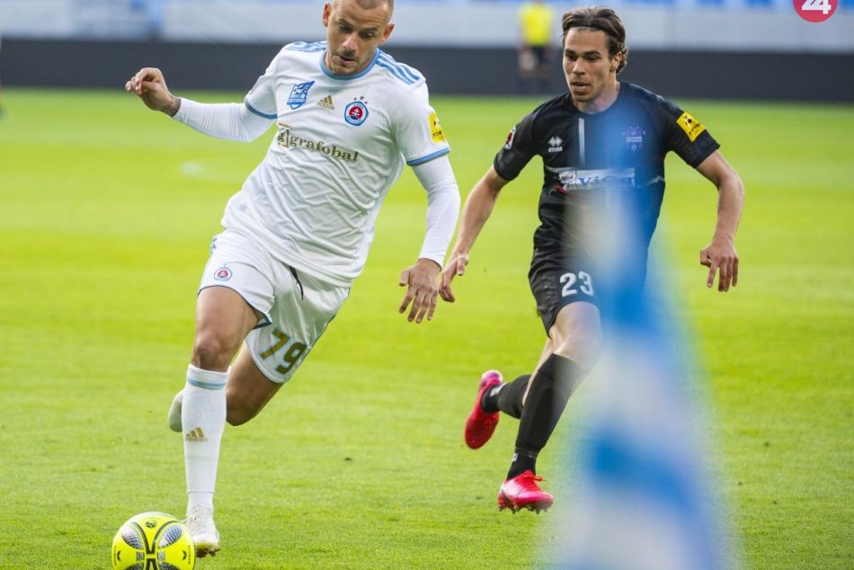 Ilustračný obrázok k článku Semifinále Slovnaft Cupu: ViOn v prvom zápase neuspel na trávniku Slovana, FOTO